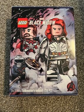 LEGO Marvel Black Widow & Taskmaster Set - Red, White, Black